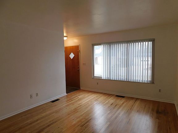 3rd image of 3070 Hilltop Dr