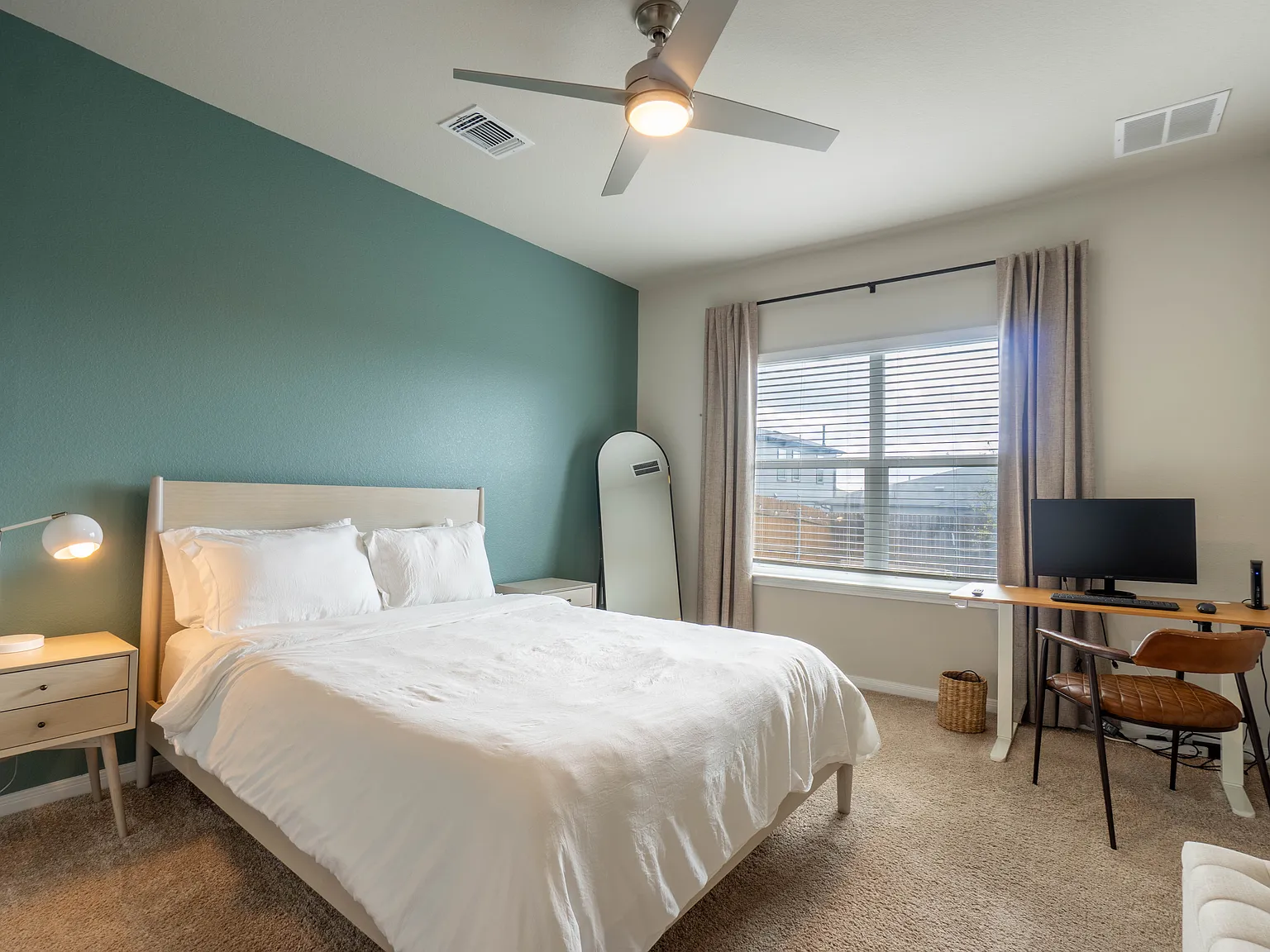 2909 Maryanne Ln — Photo 3