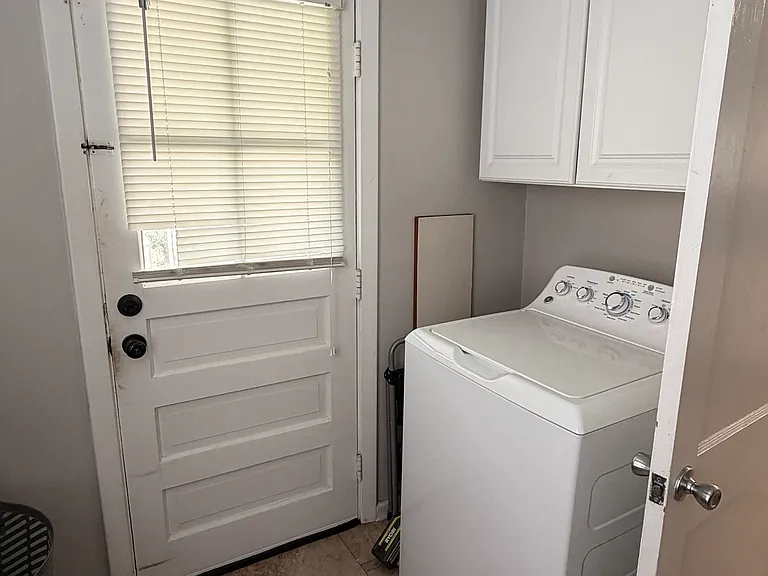 2313 Dickens Rd — Photo 18