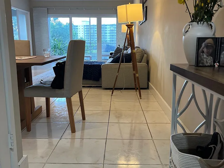 2751 N Palm Aire Dr #402 — Photo 18
