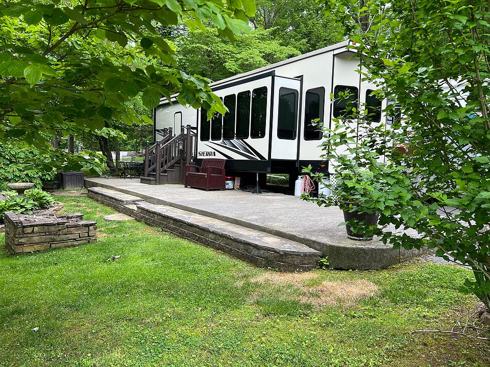 1st image of 4229 E Pkwy #12
