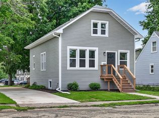 558 S 3rd St, Rochelle, IL 61068