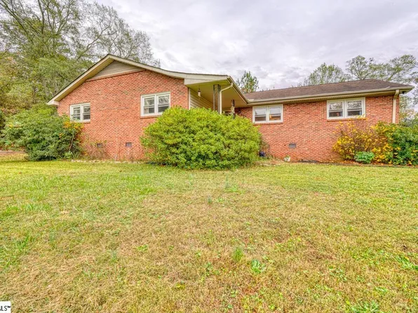 309 Nicholls Ct, Spartanburg, SC 29301