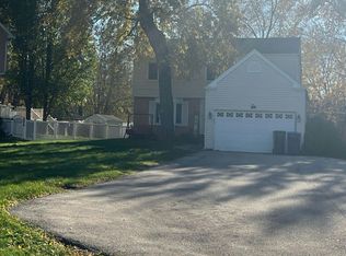 38025 N Academy Dr, Lake Villa, IL 60046