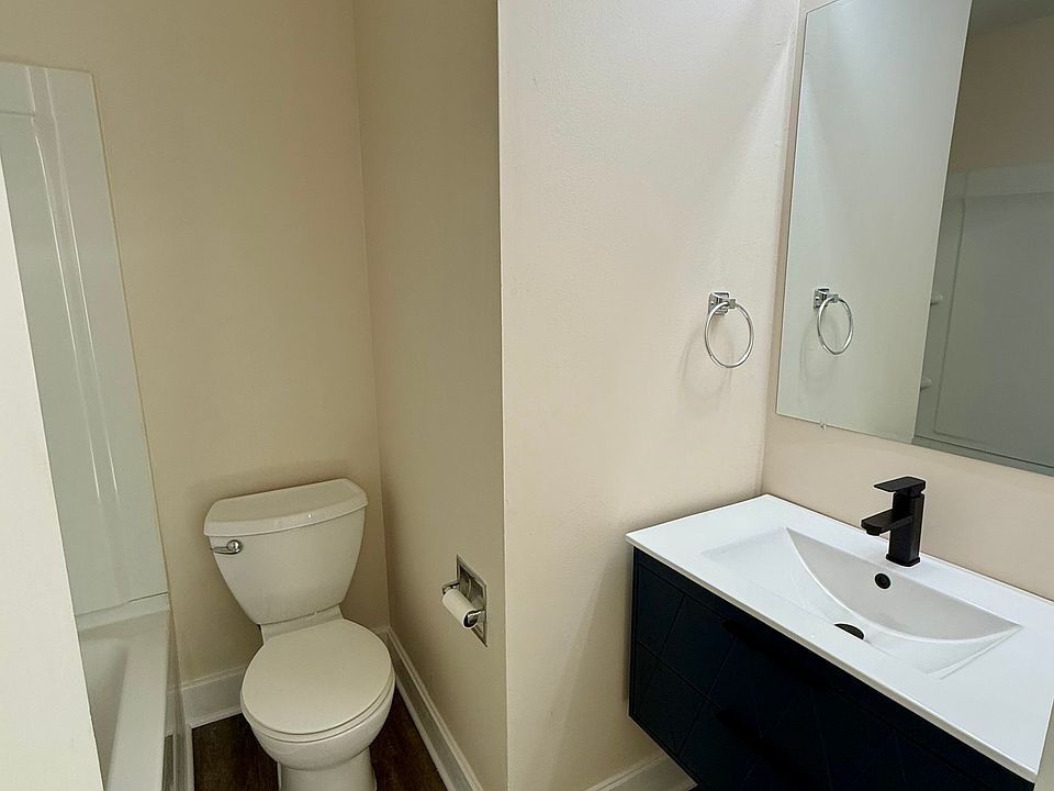 Full Bath (view 1) - 2nd Floor