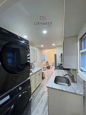 4th image of 267 Colony Ave #1
