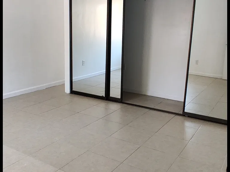 717 Hummingbird Ct — Photo 8