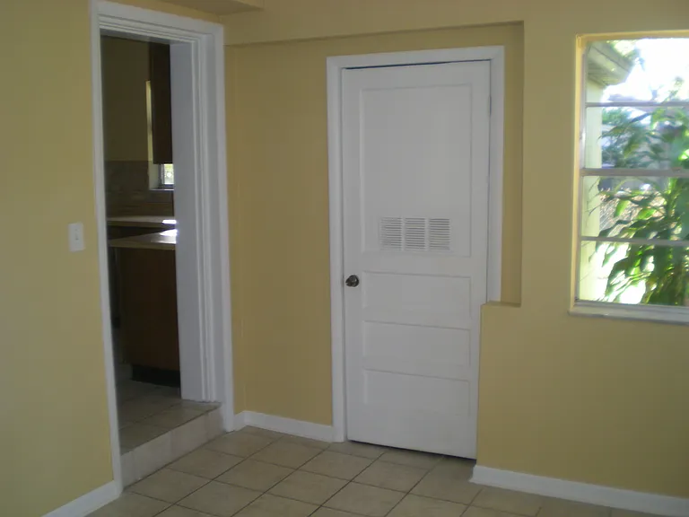 4709 W Knights Ave — Photo 11