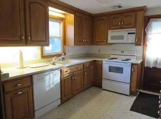 3 Walnut Dr, Sterling, MA 01564