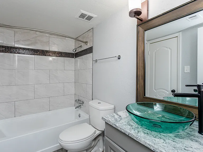 Allendale Village Apartments — Photo 32