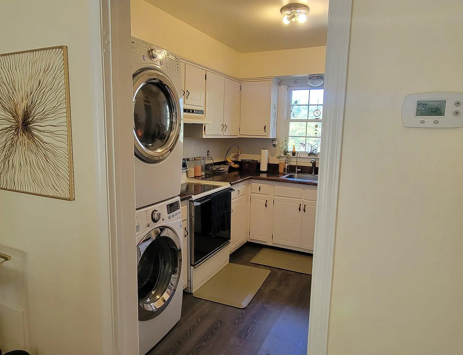 2 bed, 1.5 bath, 1162 sqft, $2,200 — Photo 2