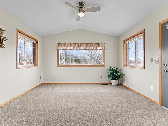 4th image of 8540 Stratford Ln