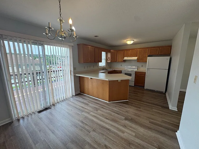 1058 Oriole Ln — Photo 8