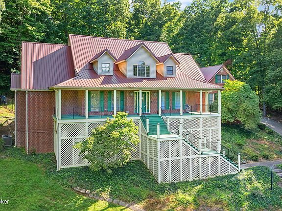 3rd image of 78 Woodhaven Ct