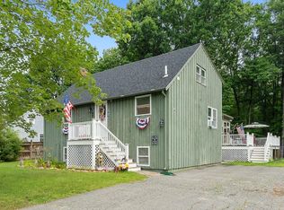 4 Birch Dr, Pepperell, MA 01463