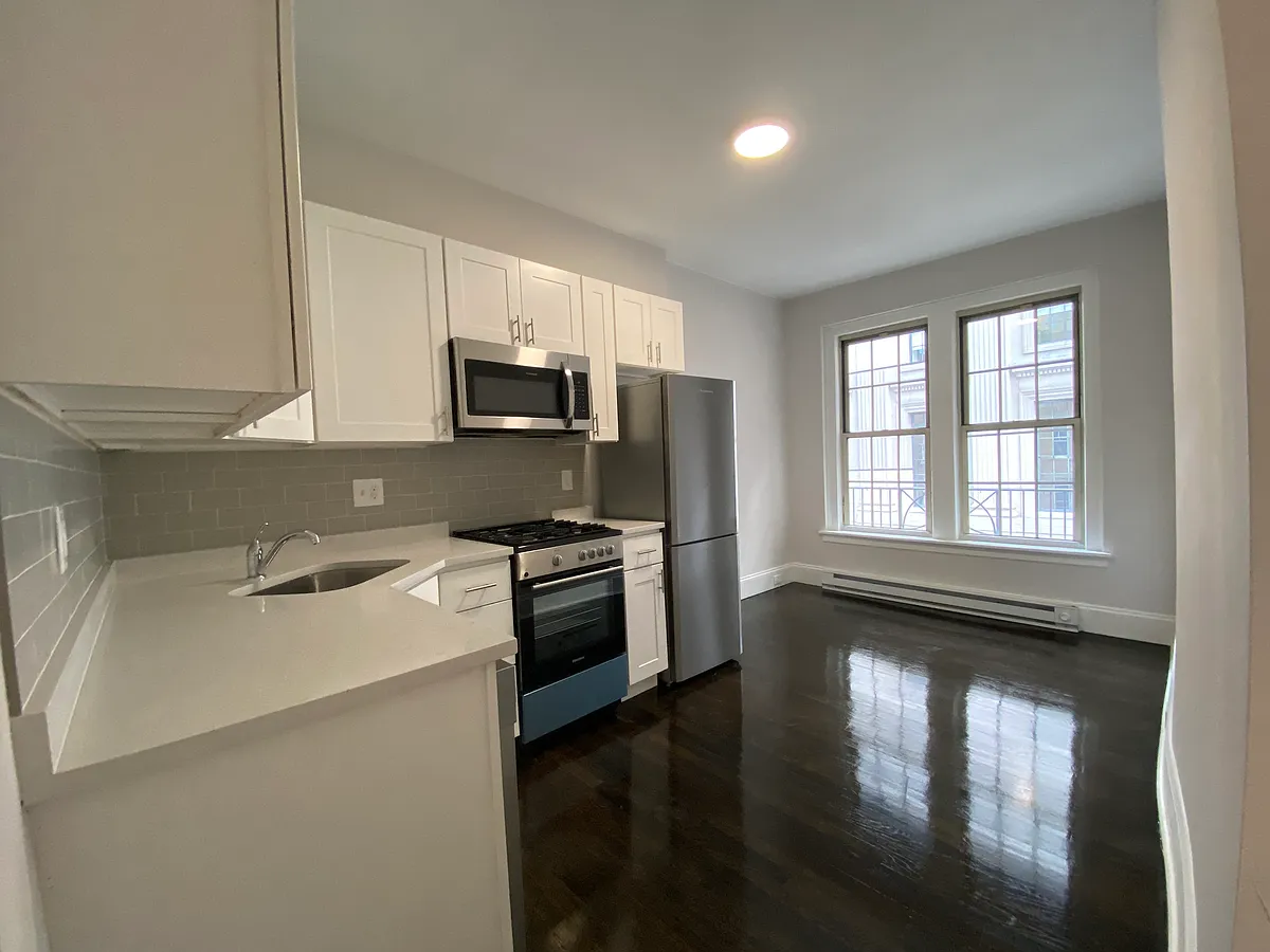 Building Photo - 24 Clearway St #8