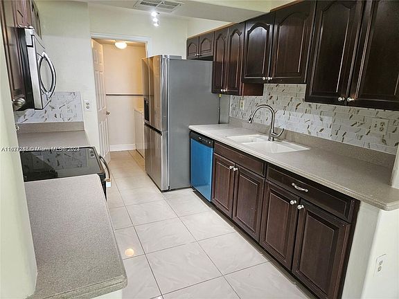 2nd image of 9451 Evergreen Pl APT 109