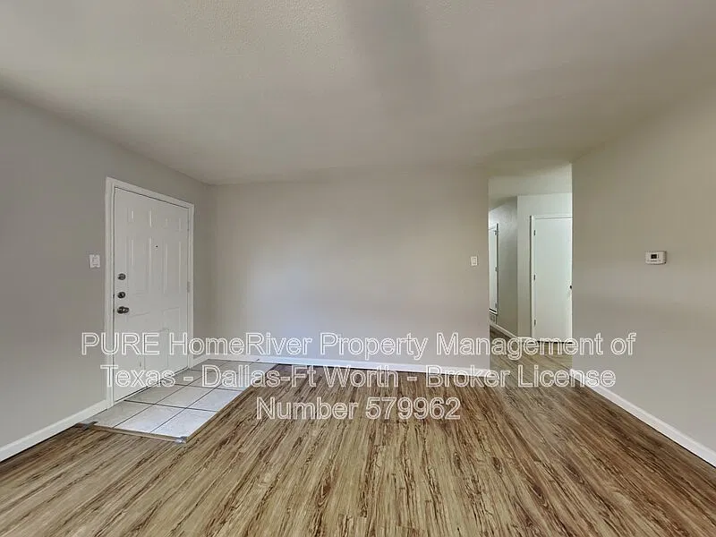 3 bed, 2.0 bath, 1350 sqft, $1,899 — Photo 2