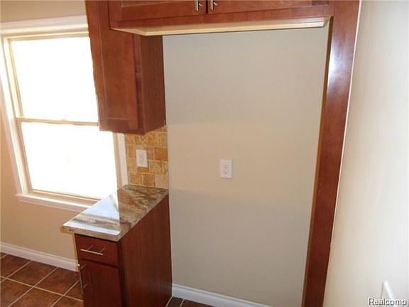 4th image of 17585 Wiltshire Blvd