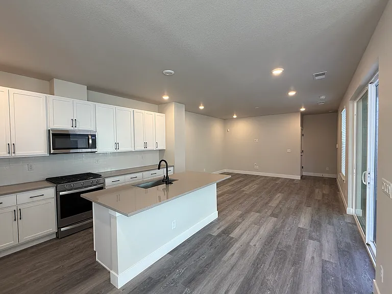 8896 Yellowcress St — Photo 2