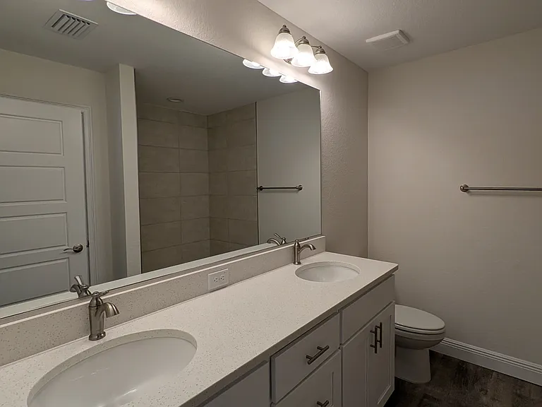 387 E Caldwell Dr — Photo 7