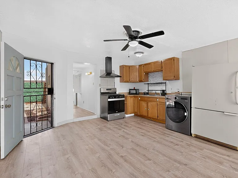 615 Quincy St NE #A & B — Photo 27