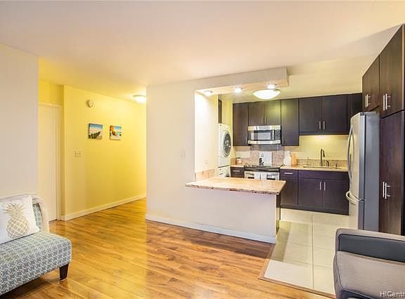 5th image of 920 Ward Ave APT 10B