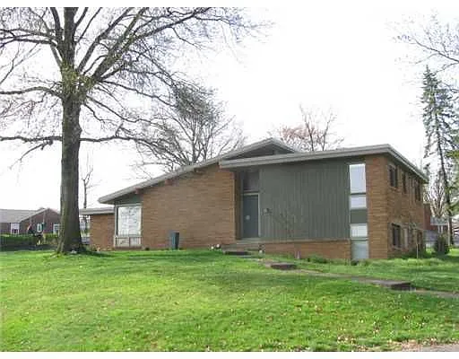 408 Wood Dr photo 1