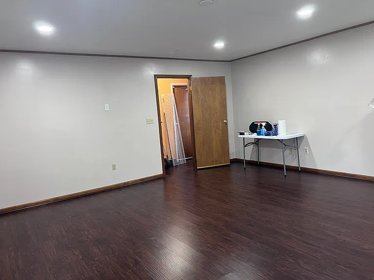 144 Walton Ave #1 — Photo 4