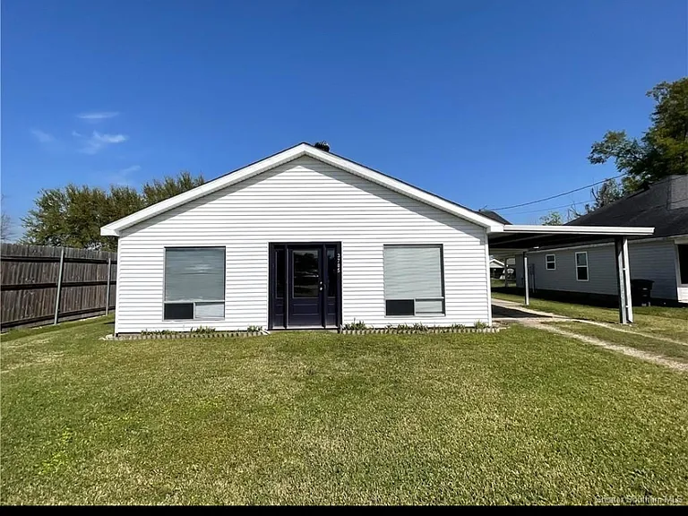3705 Auburn St — Photo 2