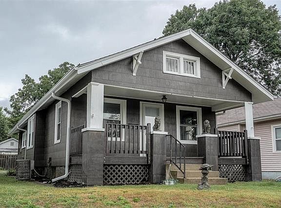 3rd image of 808 S Ash Ave