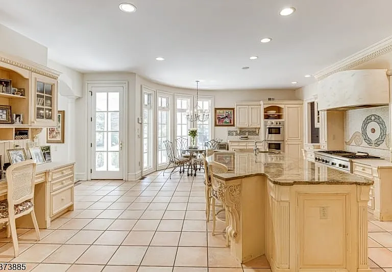 21 Stoningham Dr — Photo 10
