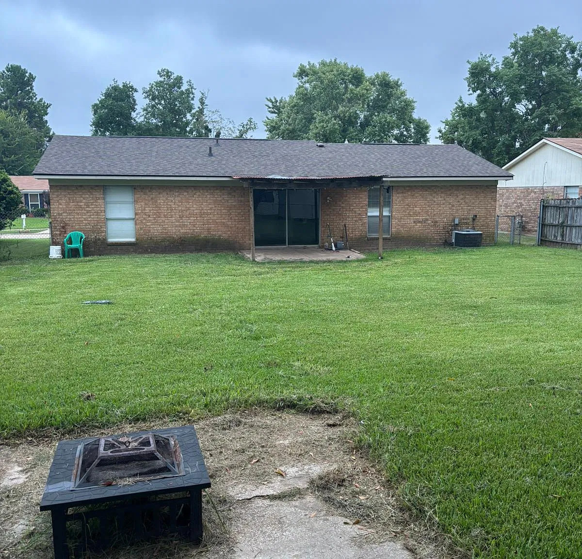 3 bed, 1045 sqft, $1,600 — Photo 2