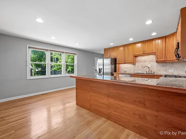 120 W Hillside Ave — Photo 9