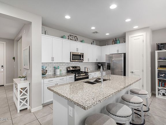 4th image of 42447 W MANZA Street