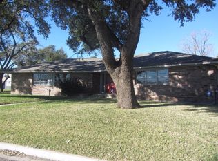 2801 Arroyo Dr, Victoria, TX 77901