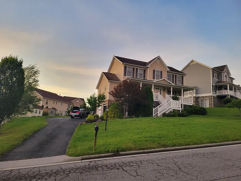 110 Amethyst Dr — Photo 9