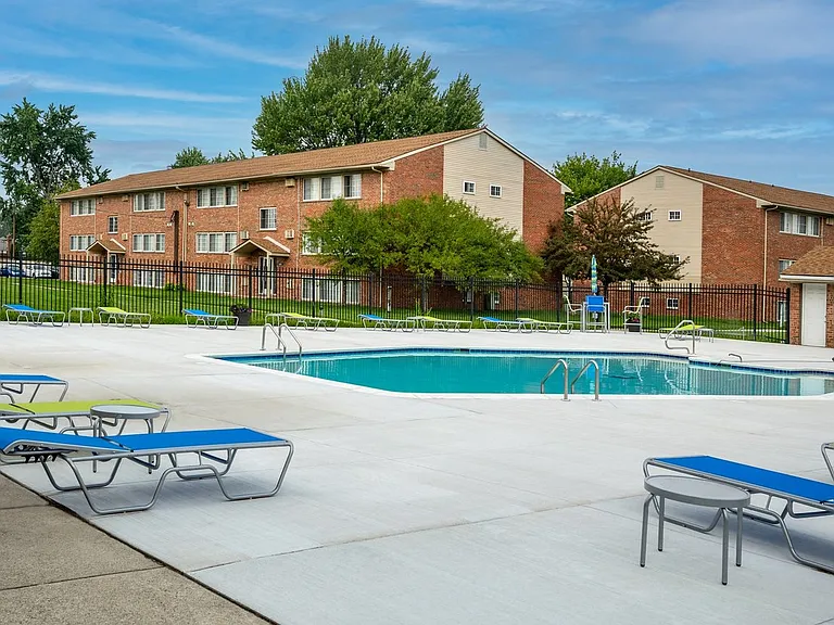 Cove on 10 - Warren, MI — Photo 15
