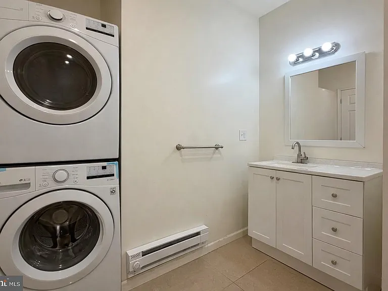2158 N Broad St #F — Photo 6