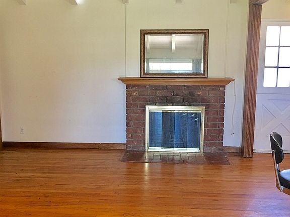 3rd image of 14243 La Forge St