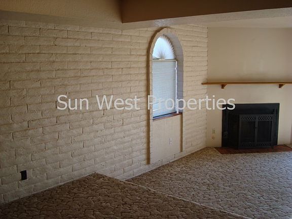 3rd image of 1048 E Navajo St