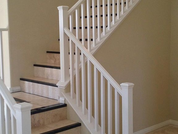 STRAIRS GOING TO UPSTAIRS ROOM