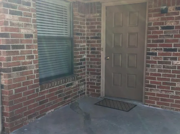 128 Barrett Pl, Edmond, OK 73003