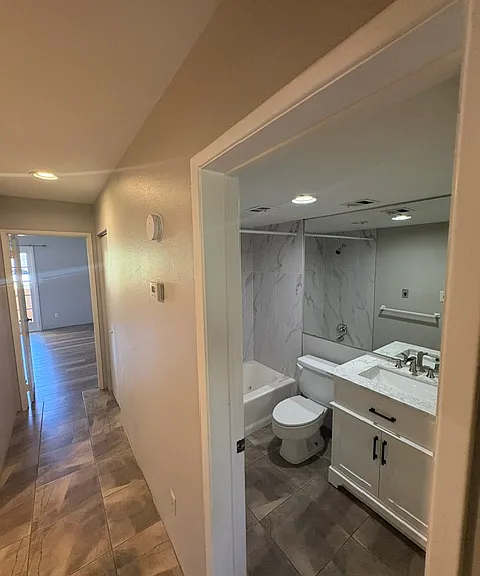 1425 E Desert Cove Ave #34 — Photo 10