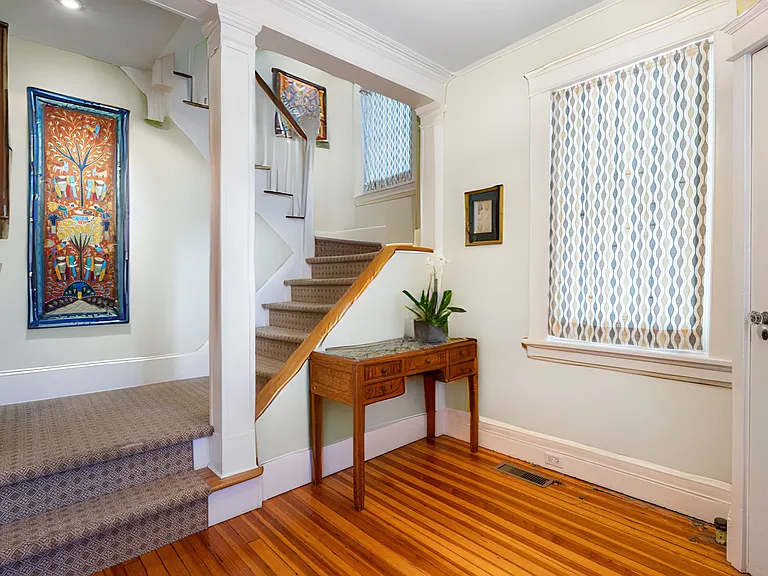 Gracious entry