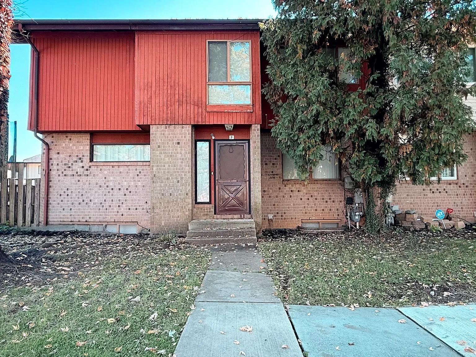 3 bed, 1832 sqft, $2,450 — Photo 1