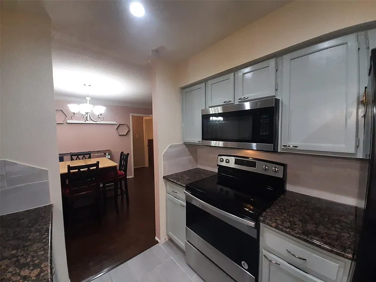 9700 Leawood Blvd #1410 — Photo 12