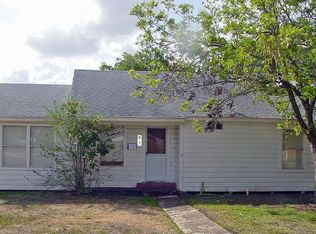 61 E Fifth St, Bloomington, TX 77951