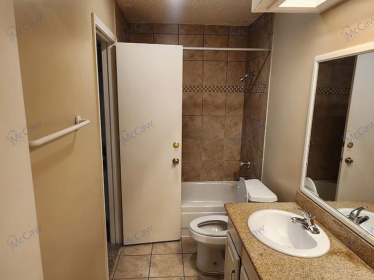 2204 Oak Hill Dr — Photo 19