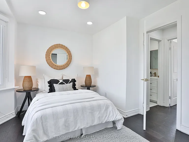 1341 Dupont St — Photo 22